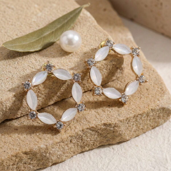 omobg efirni krugli obeci s perlen blqsuk light pearl i59107 463