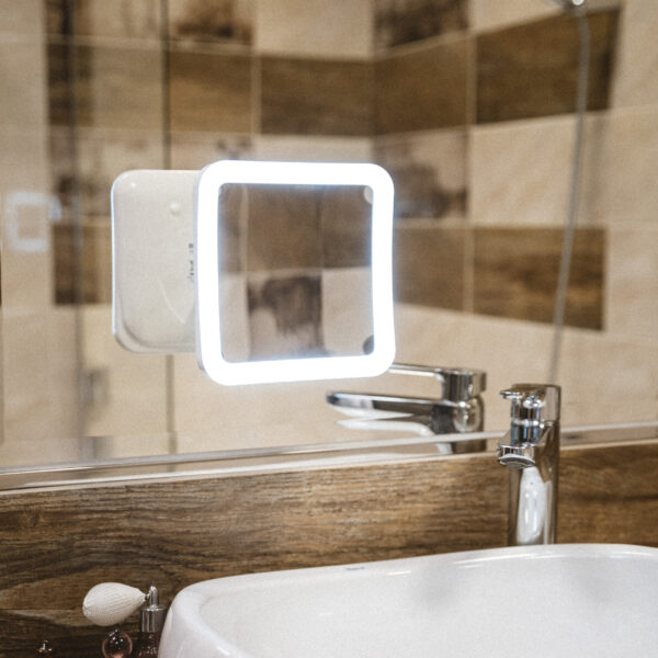 omobg ogledalo za banq s uvelichenie 5x i led svetlina recta i62049 565